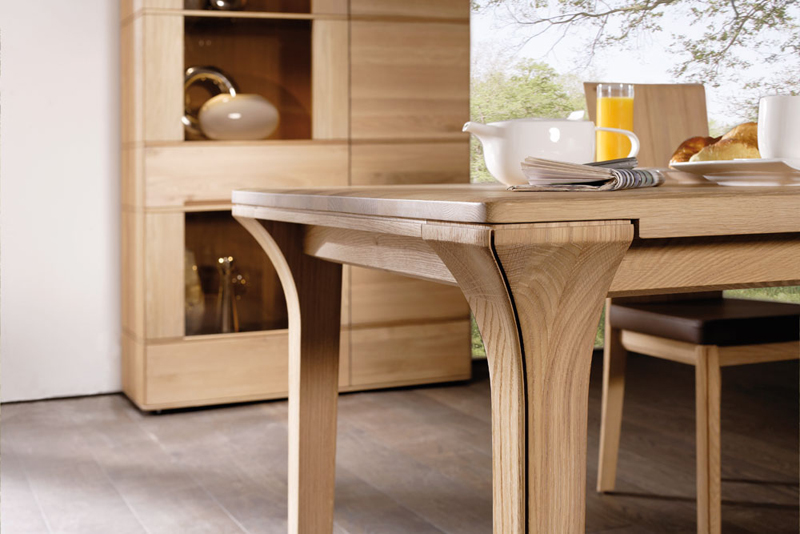 Стол обеденный из массива дерева bestkaminy ru. Стол Лукас массив. Стол кухонный. Кухонный стол из дерева. Массивный стол из дерева.